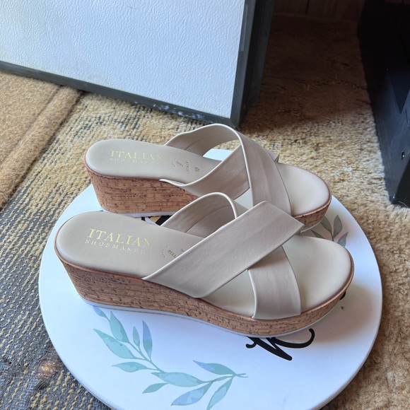 Italian Shoemakers Elexis Women's Wedge Sandals - Picture 16 of 17